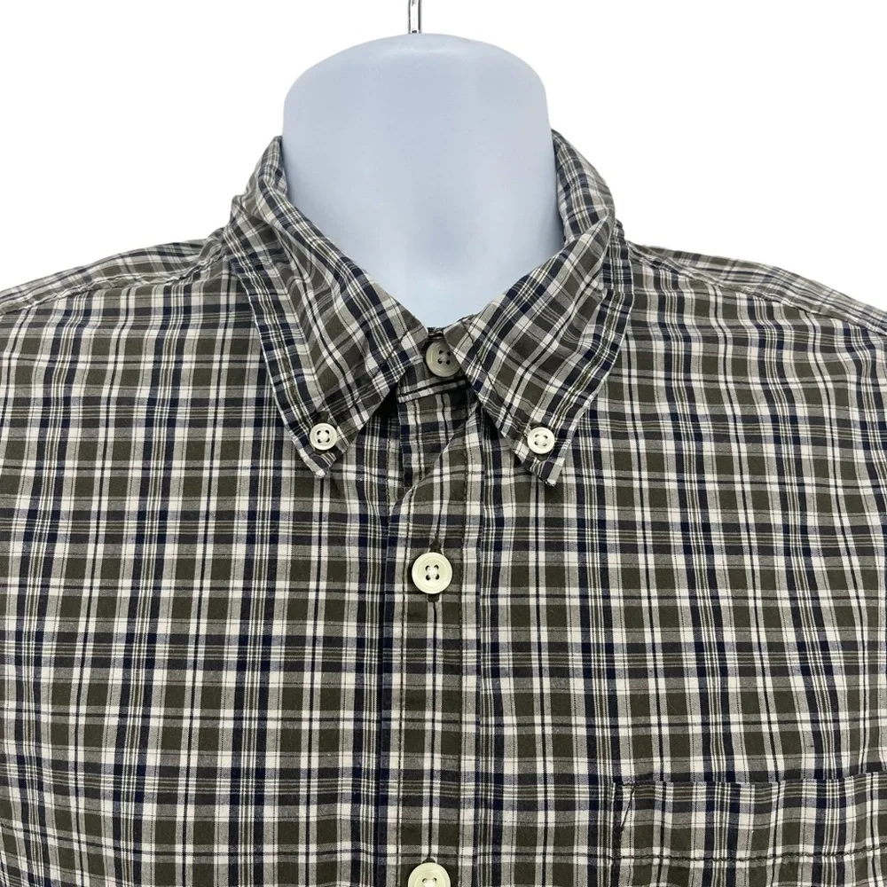 Levi’s Red Tab Mens Flannel Button Down Shirt Plaid size L 10384